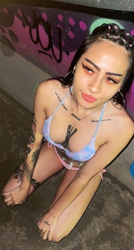 Babyhobo アダルトスター 写真