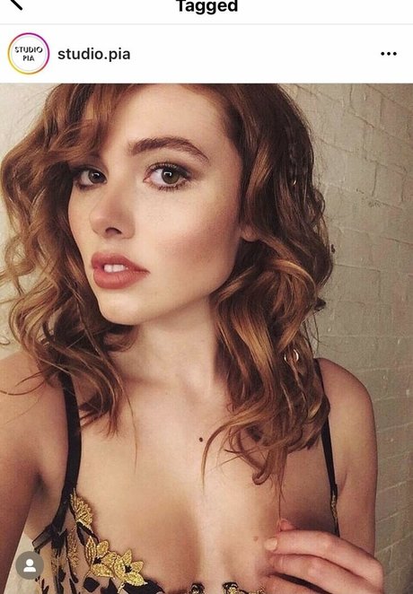 巨乳の赤毛オンリーファンズ ホットセックス 写真