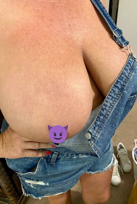 Busty38HH HDポルノスター 写真