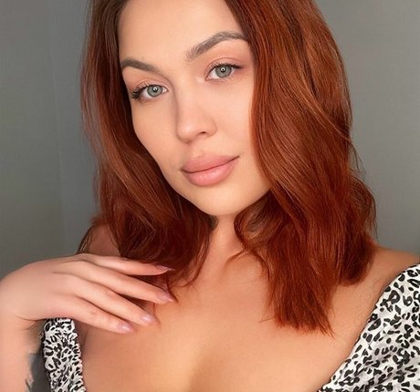 ハロウィン オンリーファン ポルノグラフィック ギャラリー