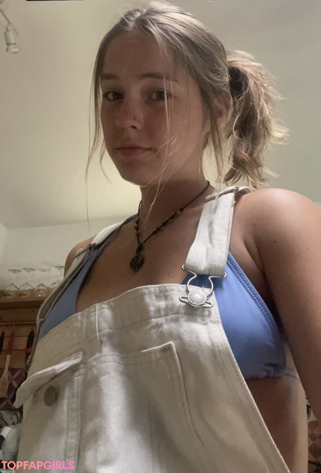 Peyton Coffee 裸のスター 写真