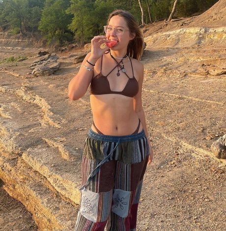 Peyton Coffee かわいいモデル 画像