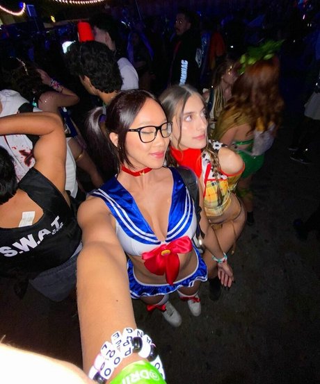 ママの足OnlyFans ポルノ 画像