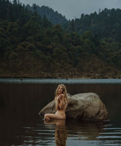 イギリスのプッシーOnlyFans 美しい裸 写真