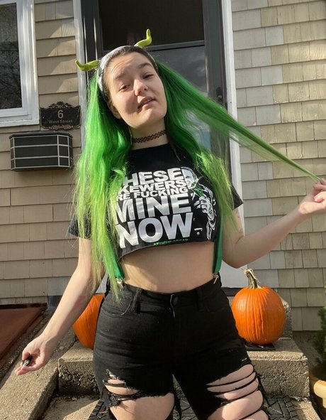 女装オンリーファン セクシー裸 写真