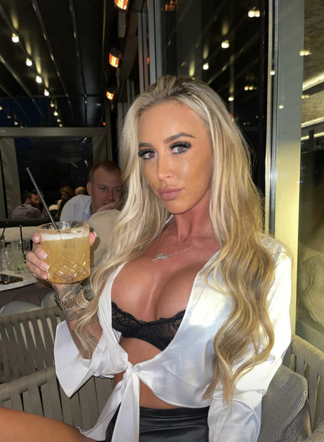 Jade Hobden_ モデル 写真