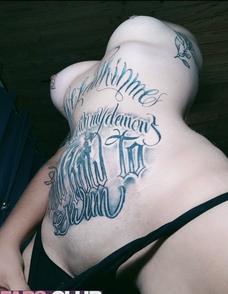 巨乳のオンリーファンズ えろ アーカイブ