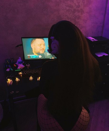 Katerina999cs 裸モデル 写真