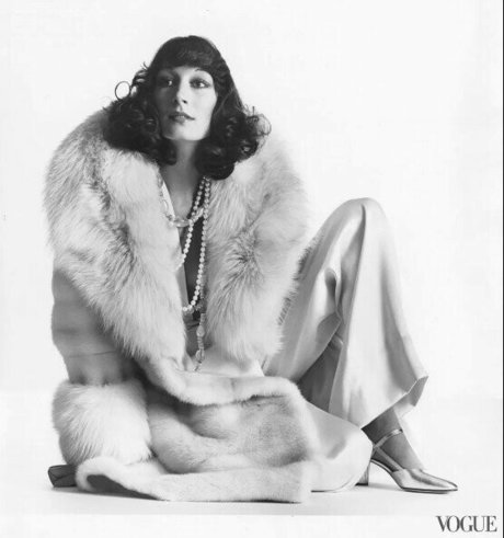 Anjelica Huston セクシーモデル 画像