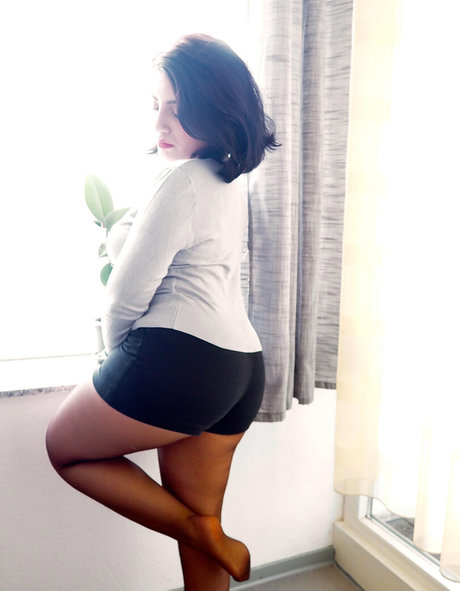 小柄な足OnlyFans ホットセックス 写真