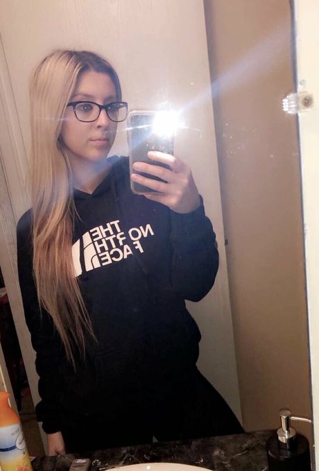 乱交オンリーファンズ ホットセクシー 写真