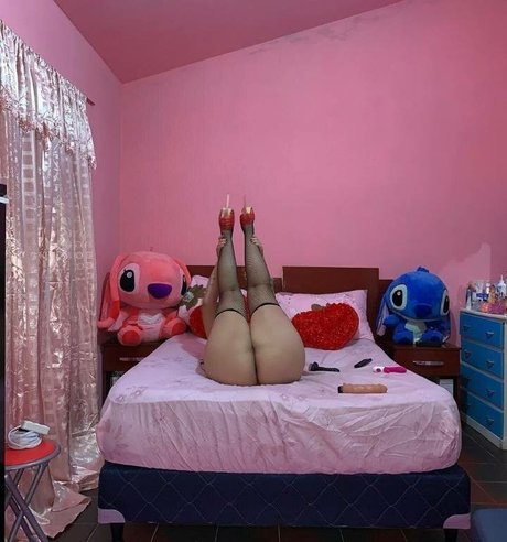 Dalma Vanesa Martinez ヌードモデル 画像