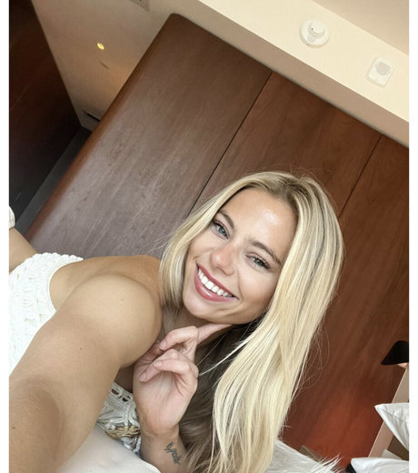 ティーン乱交OnlyFans ホットセックス 写真