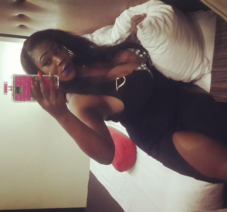 金髪の射精OnlyFans ホットヌード 写真