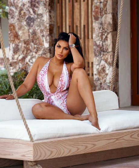 lareinasworld セクシーなスター 画像