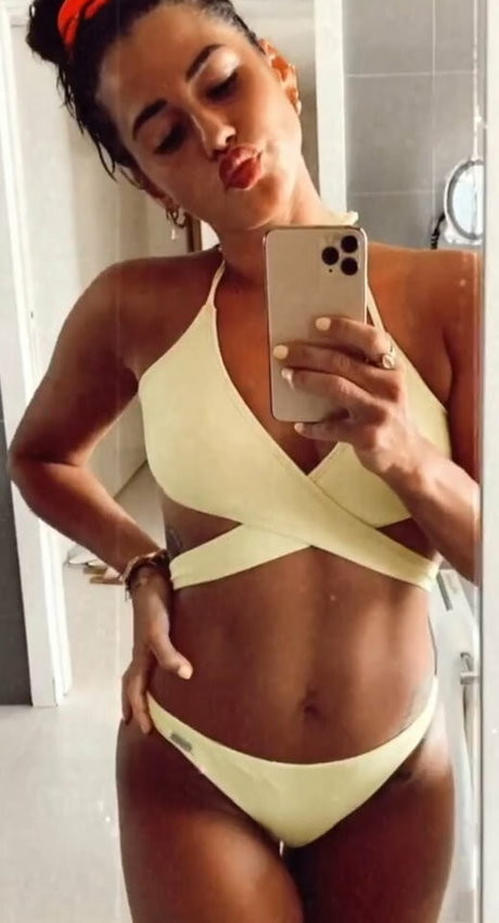 xxx エボニー オンリーファンズ えろた 写真