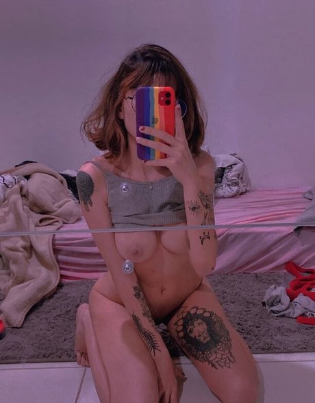 MadelynPix 裸のスター 写真