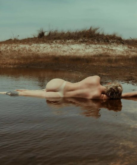 Laura Lehmkuhl ポルノスター 素敵 画像