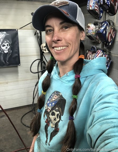 BarbieTheWelder 独占ポルノスター 写真