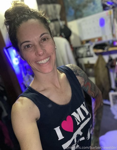 BarbieTheWelder ヌードモデル ギャラリー