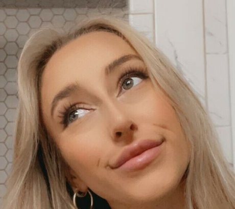 Ryan Myers 裸モデル 写真