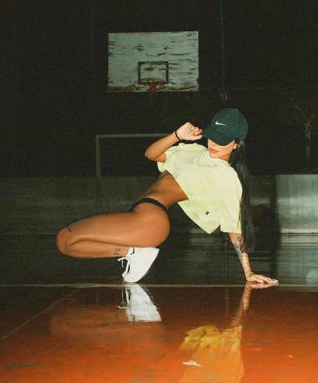 太めのブロンドオンリーファンズ 限定 写真