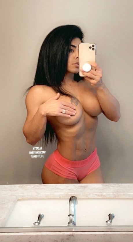 Yanet トップモデル 画像