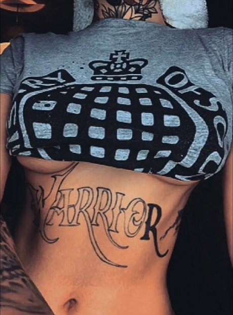 赤毛の太めOnlyFans ヌード 画像