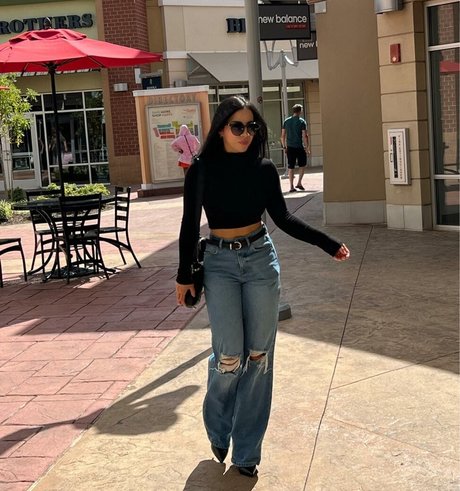 Byadrianna セックスモデル 写真