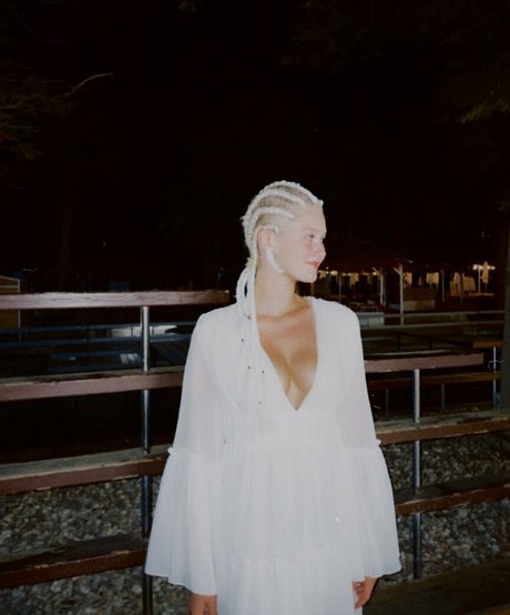 巨大なチンポを持つシーメールオンリーファンズ 美しい裸 アーカイブ