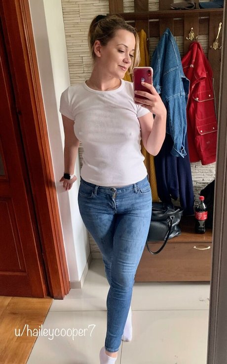 ぽっちゃり 主観視点 OnlyFans ポルノグラフィック 写真