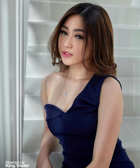 アジア人のティーンの足 オンリーファンズ ホットxxx 写真