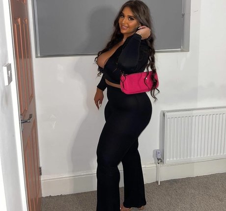 毛深い足のOnlyFans 無料xxx 写真