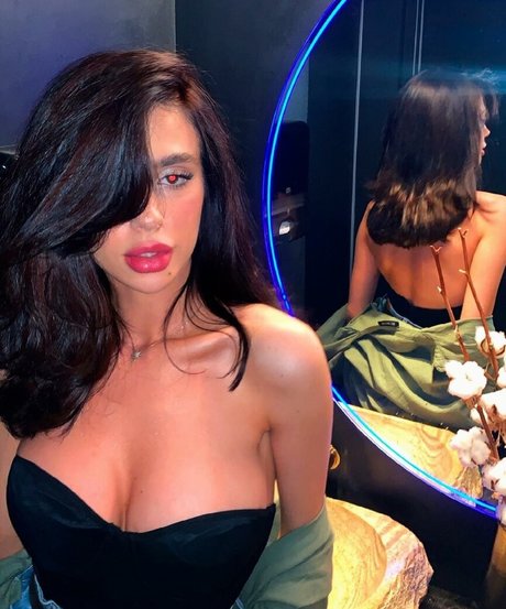 Anna Maria Slutskaya xxxモデル 画像