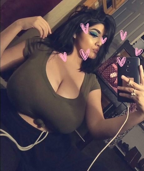 ティーンランジェリーOnlyFans 美しいヌード 写真