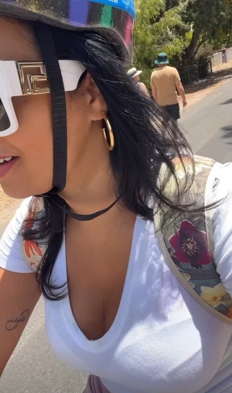 ぽっちゃり黒人OnlyFans ホット裸 画像