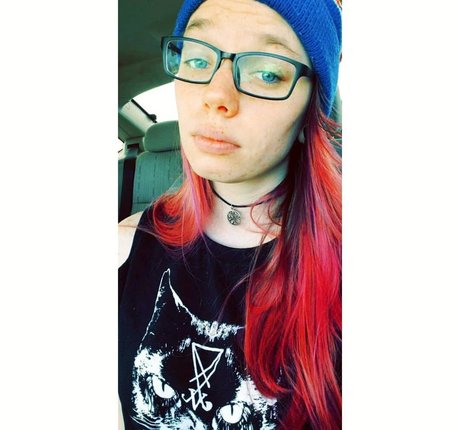 赤毛ティーンオンリーファンズ ホット 写真