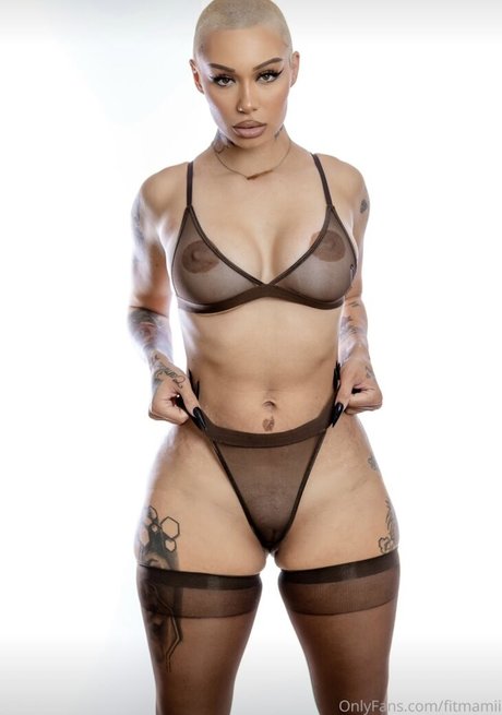 The Fit Mami 美しいモデル 画像