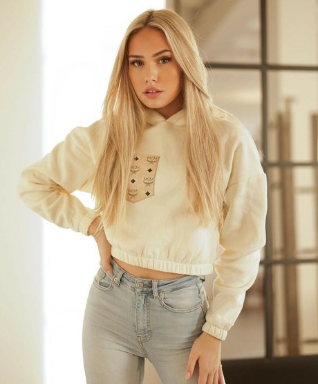 lifewithaliina ポルノスター 高品質 アーカイブ