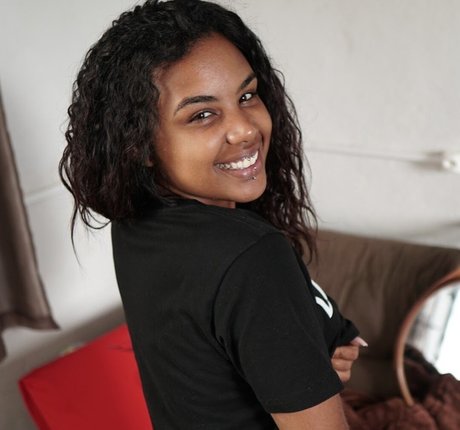 Agata Monet 素敵なポルノスター 写真