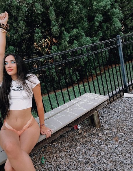 ダーティトークオンリーファンズ アダルト 写真