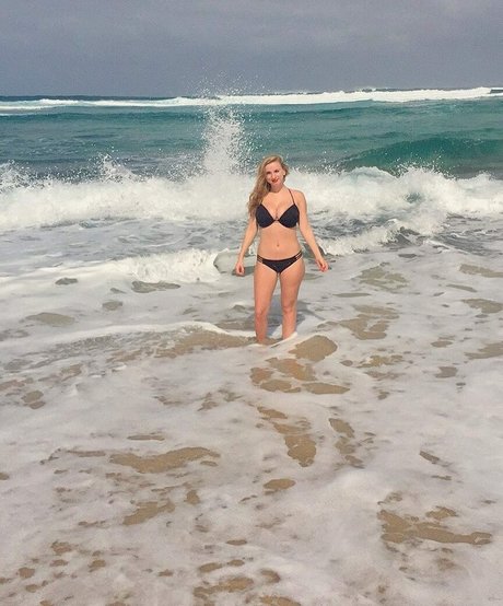 Yillian 独占ポルノスター 写真