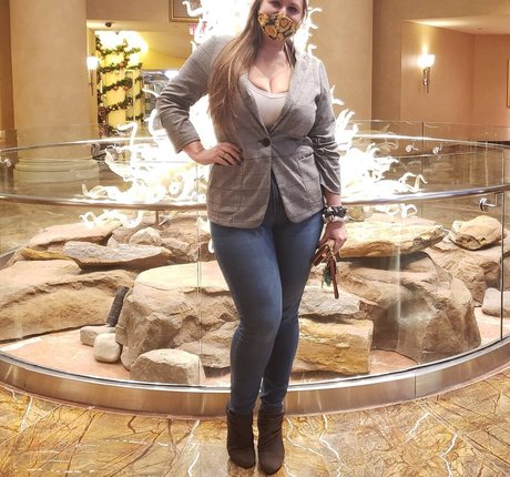 痩せたティーンのオンリーファンズ セクシー 写真