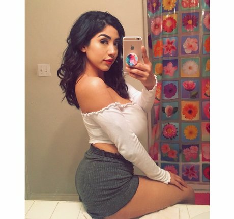 毛深いラテン系オンリーファンズ アートxxx 写真