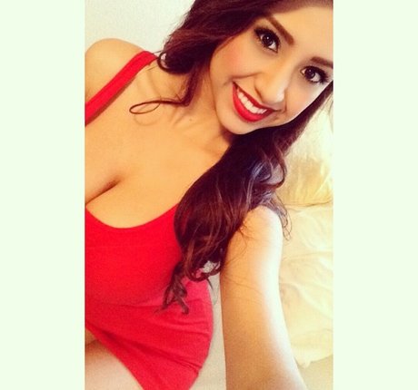 自然な赤毛のオンリーファンズ エロ ギャラリー