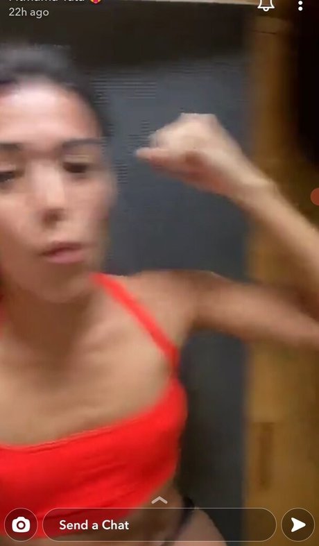 巨乳ティーンオンリーファンズ ヌード 写真