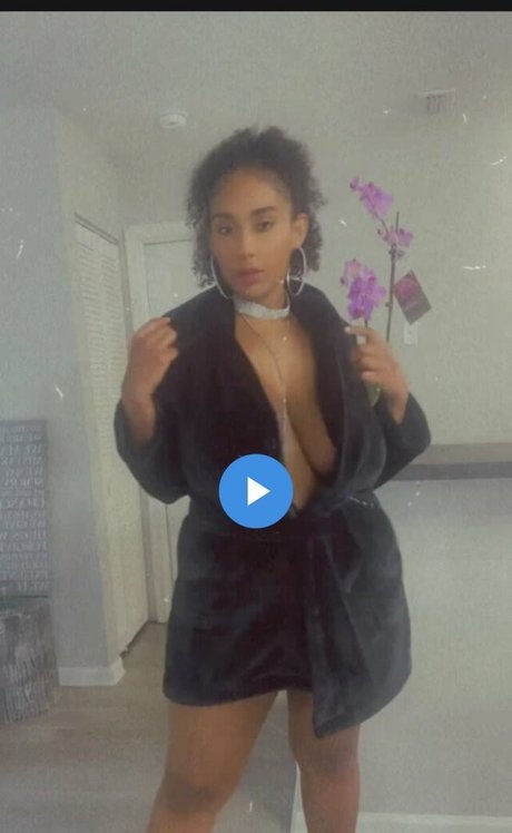 Suly ポルノスター 画像