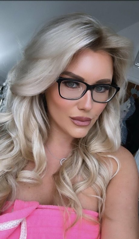 若い黒人女性オンリーファンズ パーフェクト ギャラリー