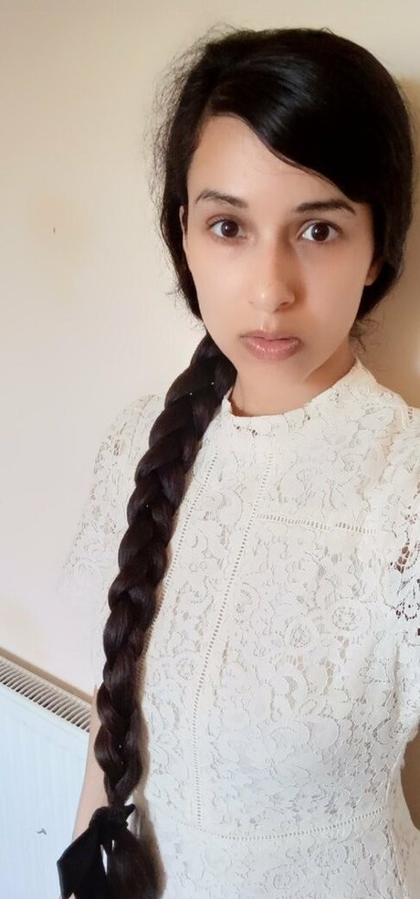 Mirabella Estella 裸のポルノスター 画像