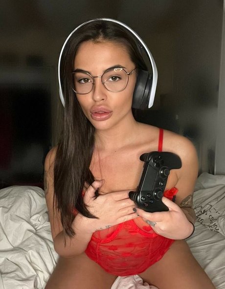 Laura Von Gallucci 無料女優 画像